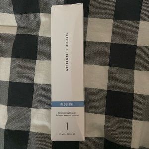 Rodan+Fields Redefine  Daily Foaming Cleanser